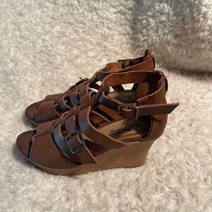 Self esteem tan  faux leather cage wedge ankle straps sandals Size 10